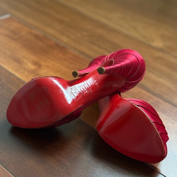 Christian Louboutin Armadillo Red Satin Peep Toe 36 1/2 Intact Red Bottoms - Picture 3 of 12